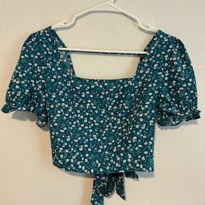 Bundle of 4 crop tops - women’s small